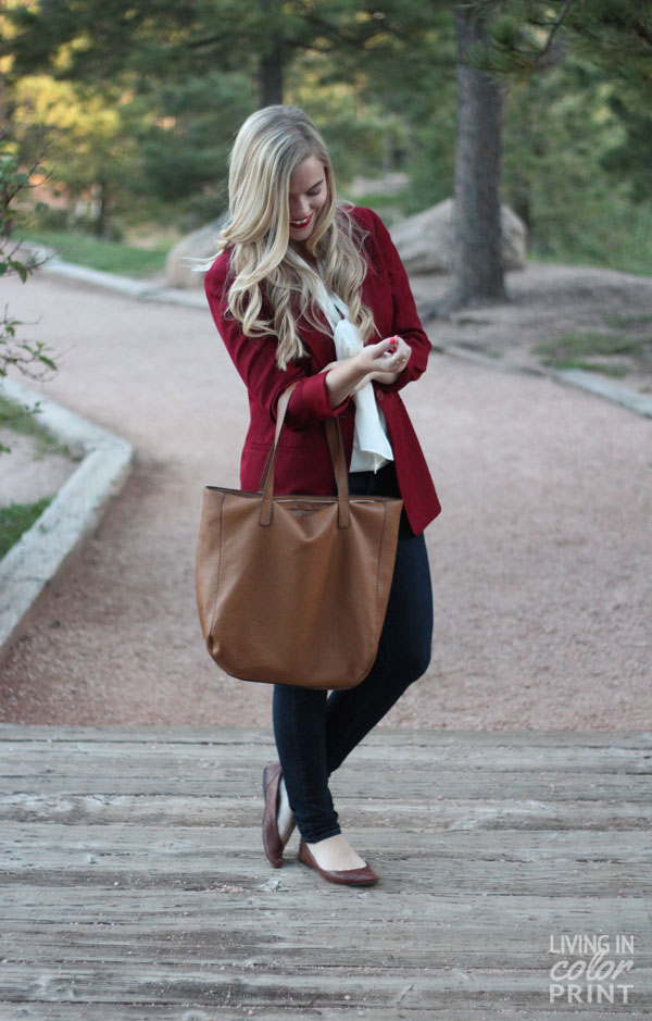 Burgundy on sale blazer outfit