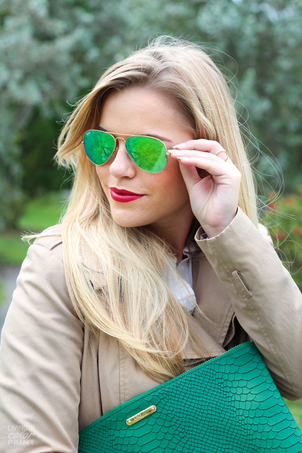 Green Clutch | Living In Color Print
