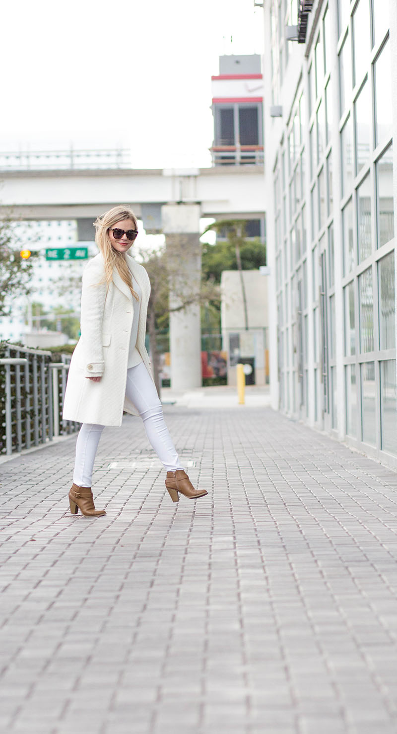mixing-ivory-and-white-outfit