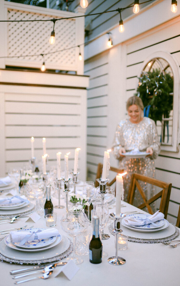 NYE Tablescape | Blue, White & Silver Place Settings 