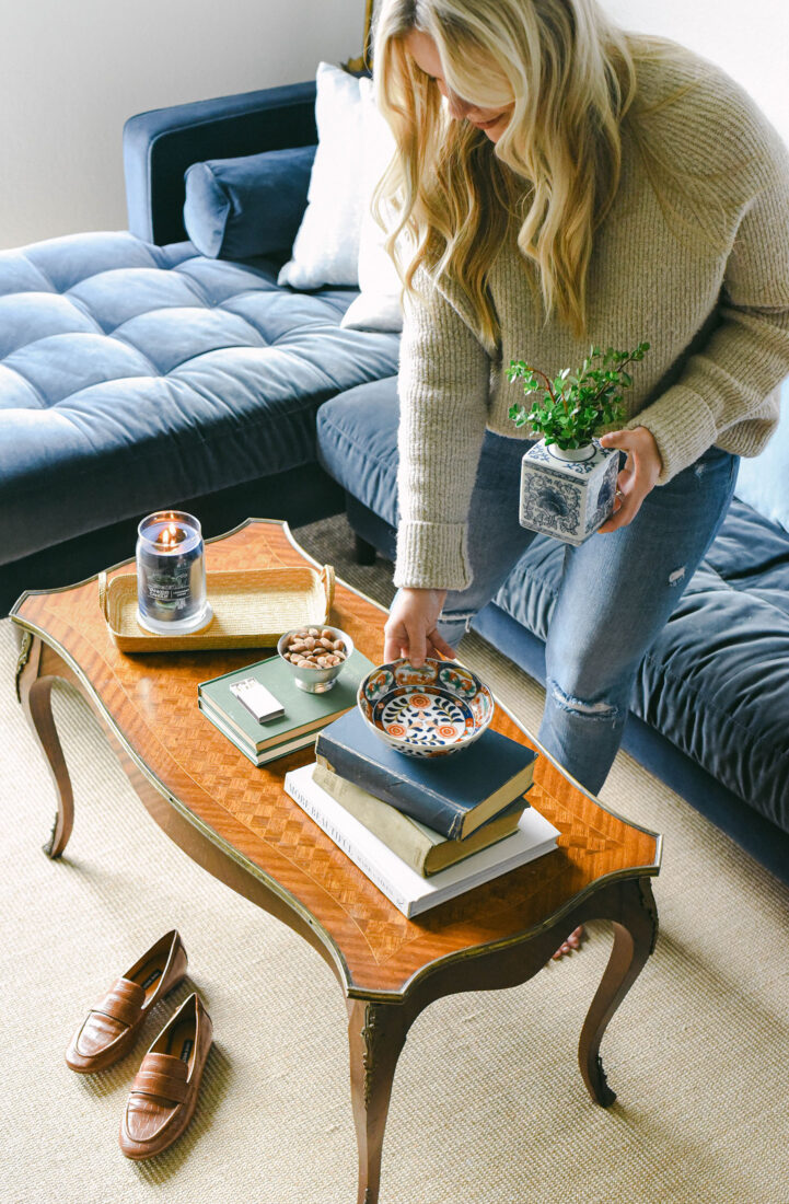 Sprucing Your Coffee Table for Fall with Yankee Candle